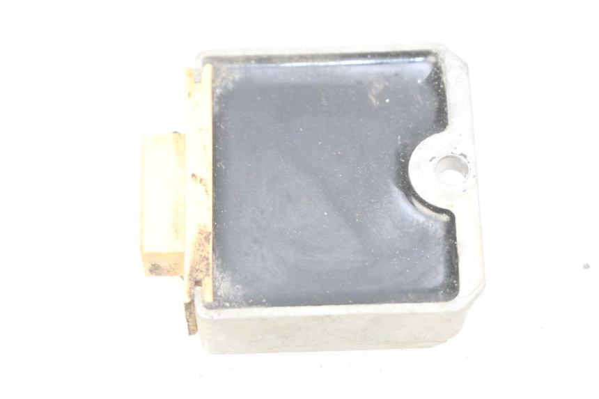 photo de REGULADOR DE CARGA PIAGGIO FLY 100 (2006 - 2010) - Zoom do estado de desgaste