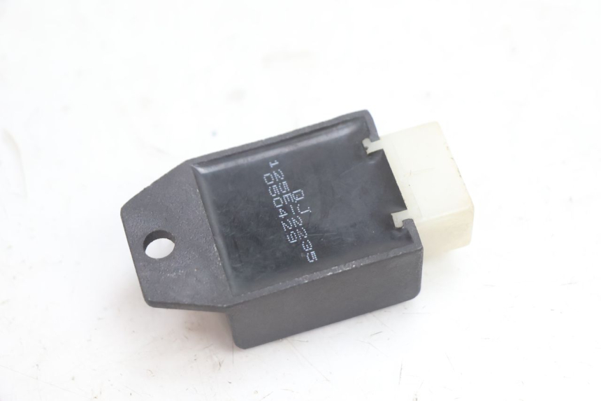 photo de REGULADOR DE CARGA KEEWAY FOCUS 50 (2006 - 2009) - Outro ângulo de visão