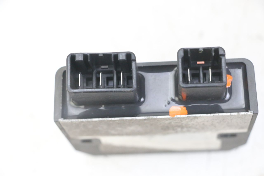 photo de REGULADOR DE CARGA HONDA FORZA ABS 300 (2013 - 2017) - Zoom do estado de desgaste
