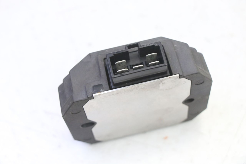 photo de REGULADOR DE CARGA YAMAHA FZ6 FAZER S2 600 (2007 - 2011) - Zoom do estado de desgaste