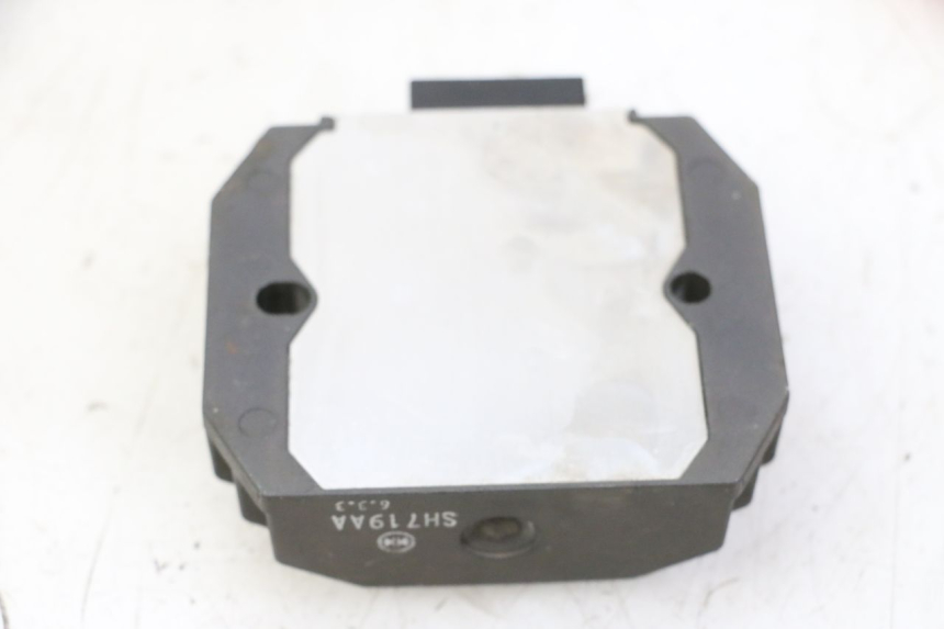 photo de REGULADOR DE CARGA YAMAHA FZ6 N FAZER 600 (2004 - 2006) - Zoom do estado de desgaste