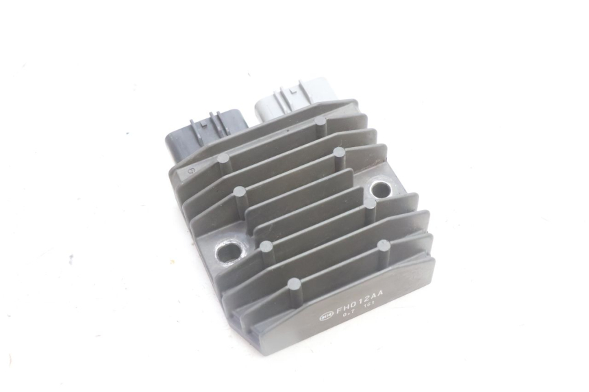 photo de REGULADOR DE CARGA YAMAHA FZ8 800 (2010 - 2016) - Detalhe da peça