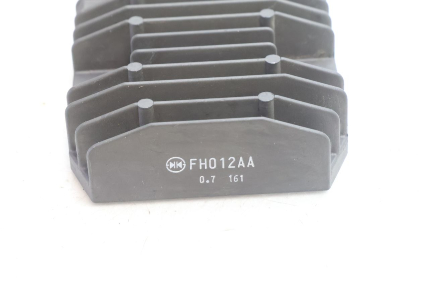 photo de REGULADOR DE CARGA YAMAHA FZ8 800 (2010 - 2016) - Zoom do estado de desgaste