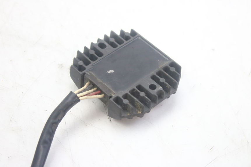 photo de REGULADOR DE CARGA YAMAHA FZS FAZER 600 (1998 - 2001) - Zoom do estado de desgaste