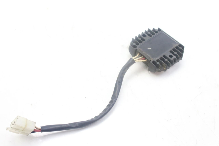 photo de REGULADOR DE CARGA YAMAHA FZS FAZER 600 (1998 - 2001) - Outro ângulo de visão