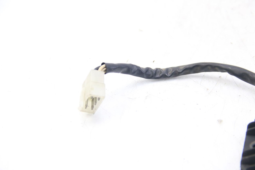 photo de REGULADOR DE CARGA YAMAHA FZS FAZER 600 (2001 - 2003) - Outro ângulo de visão