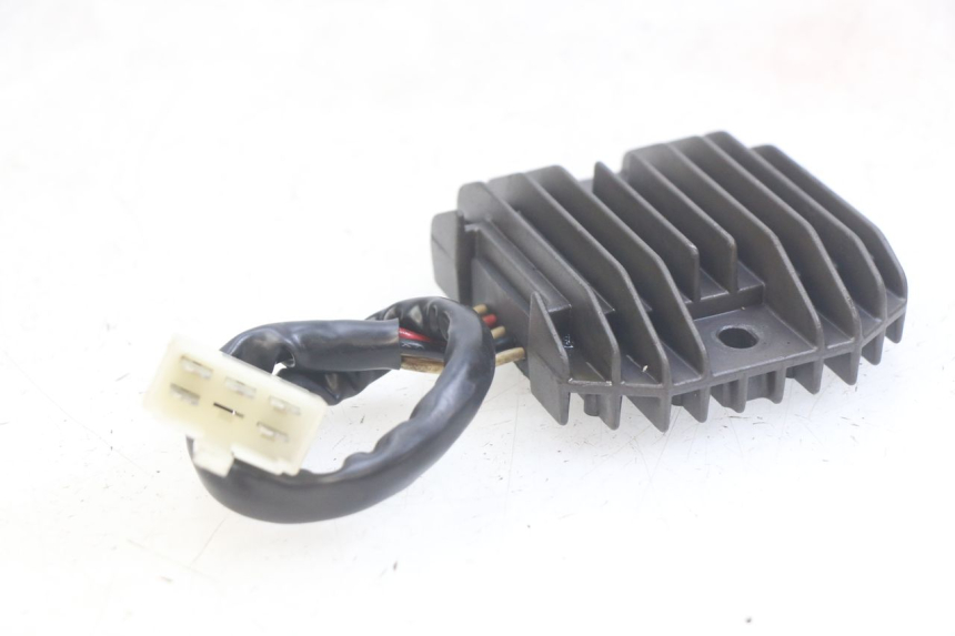 photo de REGULADOR DE CARGA YAMAHA FZS FAZER 600 (1998 - 2001) - Detalhe da peça