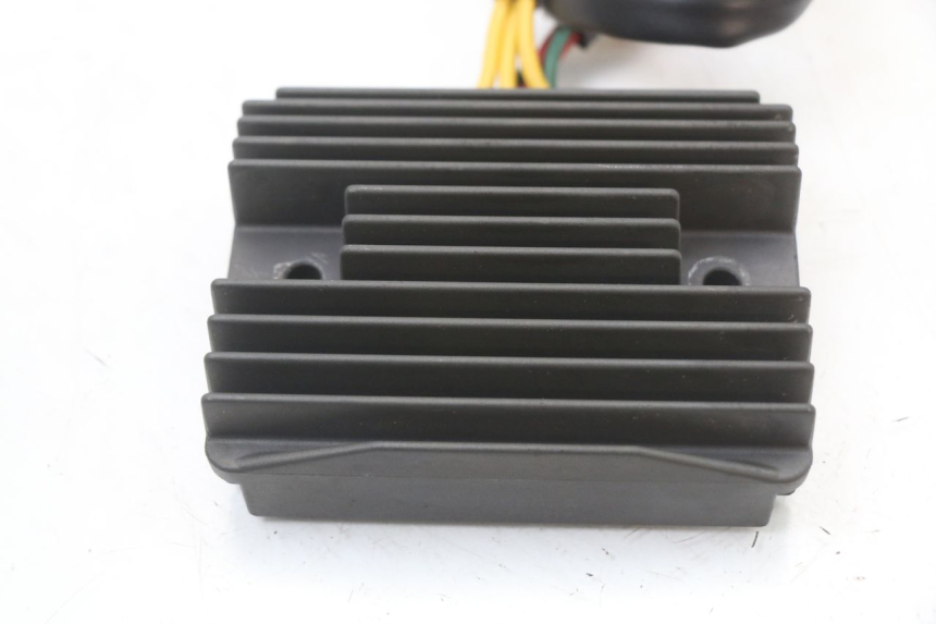 photo de REGULADOR DE CARGA PEUGEOT GEOPOLIS RS 125 (2007 - 2009) - Detalhe da peça