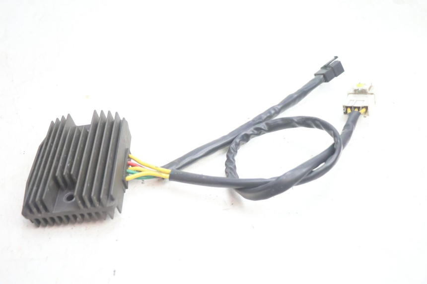 photo de REGULADOR DE CARGA GILERA GP 800 (2007 - 2013) - Outro ângulo de visão