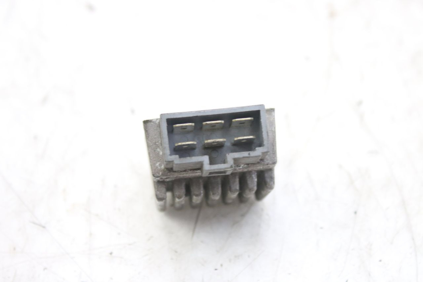 photo de REGULADOR DE CARGA DERBI GPR 50 (2004 - 2009) - Detalhe da peça