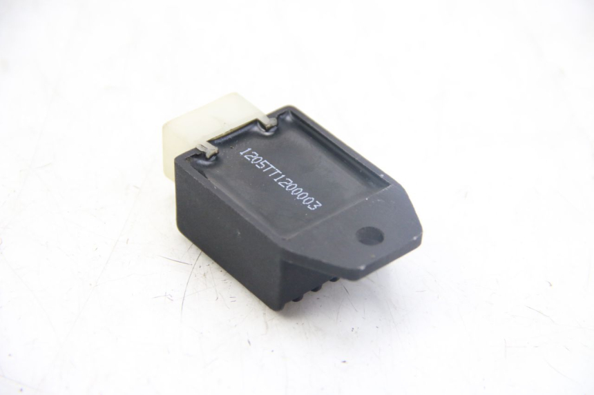 photo de REGULADOR DE CARGA TNT MOTOR GRIDO 2T 50 (2010 - 2019) - Zoom do estado de desgaste