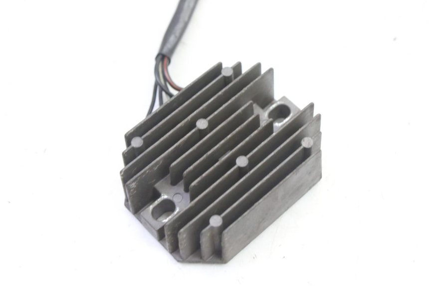 photo de REGULADOR DE CARGA SUZUKI GS GSE 500 (2001 - 2003) - Zoom do estado de desgaste