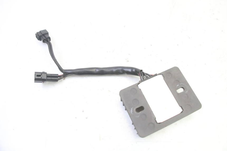 photo de REGULADOR DE CARGA SUZUKI GSR 750 (2011 - 2017) - Outro ângulo de visão