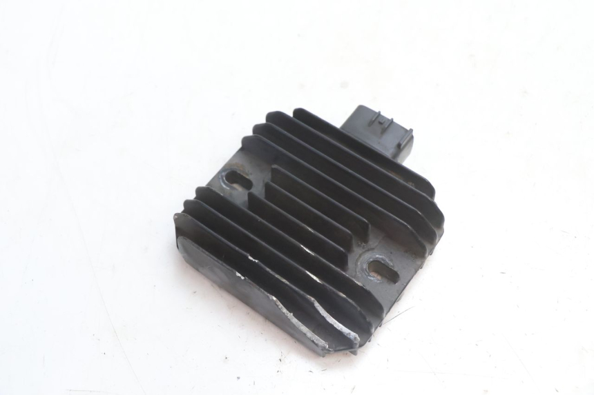 photo de REGULADOR DE CARGA SUZUKI GSR 600 (2005 - 2012) - Detalhe da peça