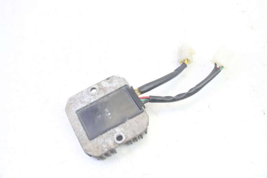 photo de REGULADOR DE CARGA SYM GTS EVO 125 (2009 - 2013) - Outro ângulo de visão