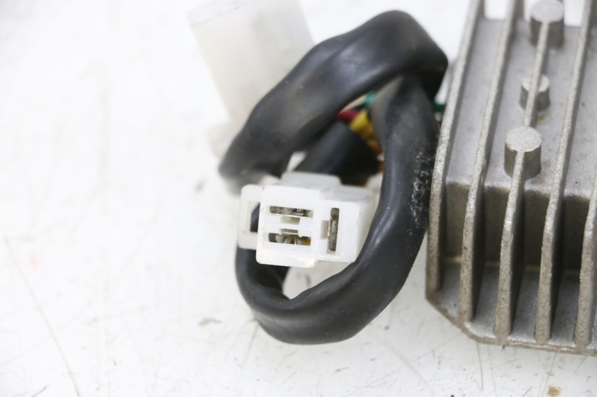 photo de REGULADOR DE CARGA JM MOTORS GTS 125 (2015 - 2019) - Pontos de fixação