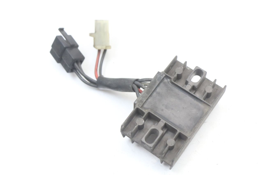 photo de REGULADOR DE CARGA SUZUKI GZ MARAUDER 125 (1998 - 2004) - Outro ângulo de visão