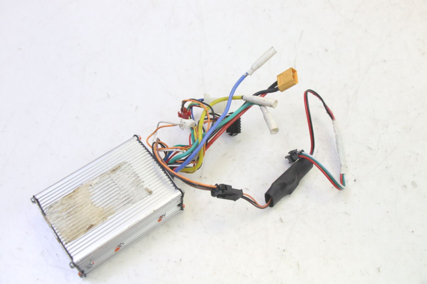 photo de REGULADOR DE CARGA HITWAY H5 1 - Outro ângulo de visão