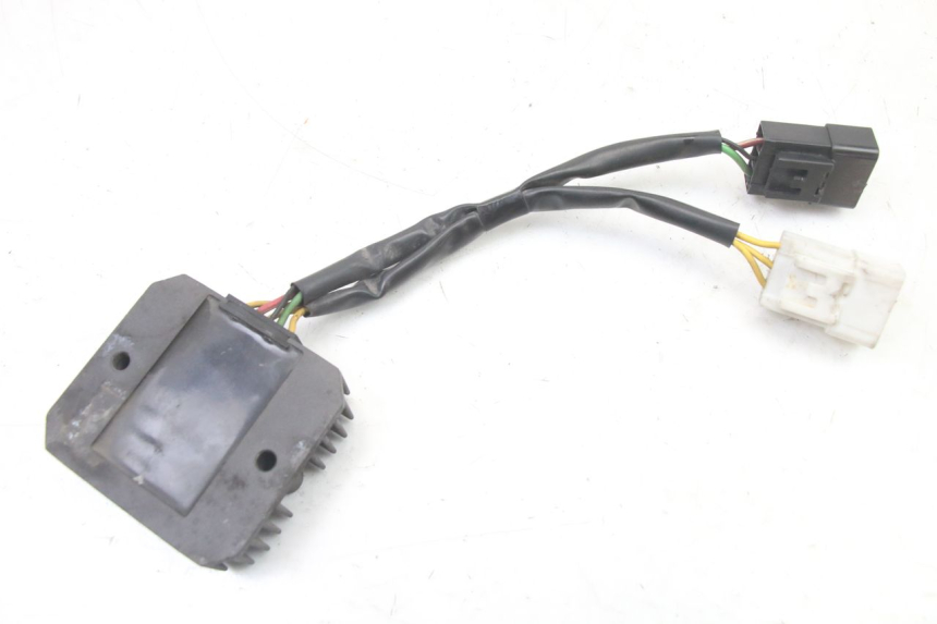 photo de REGULADOR DE CARGA HONDA FES S-WING SWING ABS 125 (2007 - 2015) - Outro ângulo de visão