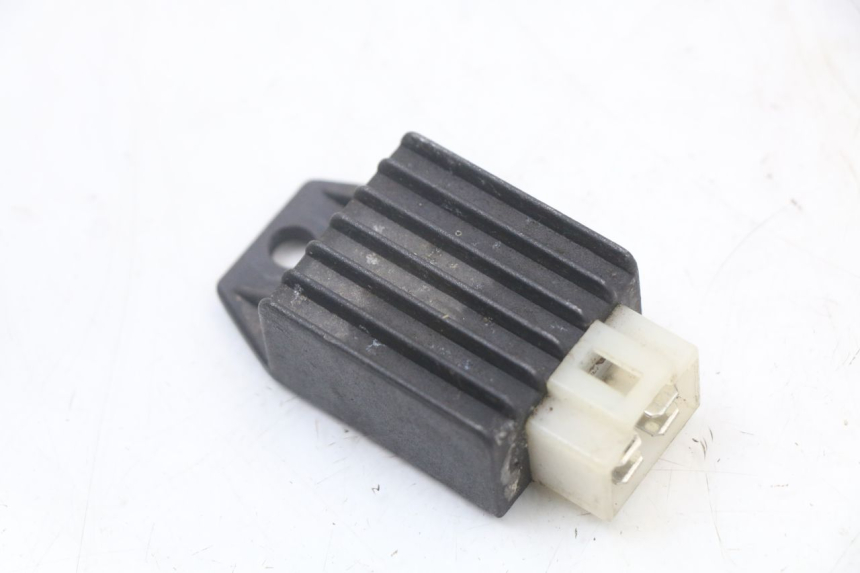 photo de REGULADOR DE CARGA KEEWAY HURRICANE 50 (2006 - 2019) - Vista principal