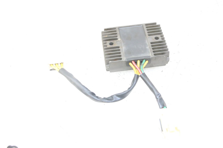photo de REGULADOR DE CARGA PIAGGIO IE MP3 YOURBAN 300 (2011 - 2016) - Pontos de fixação