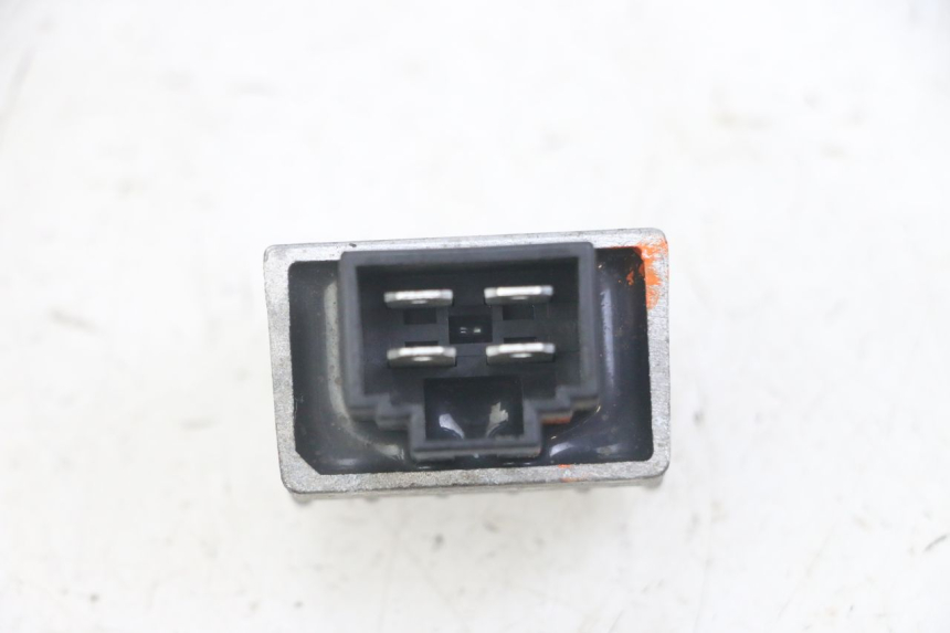 photo de REGULADOR DE CARGA PEUGEOT JET FORCE CARBU 50 (2003 - 2016) - Zoom do estado de desgaste