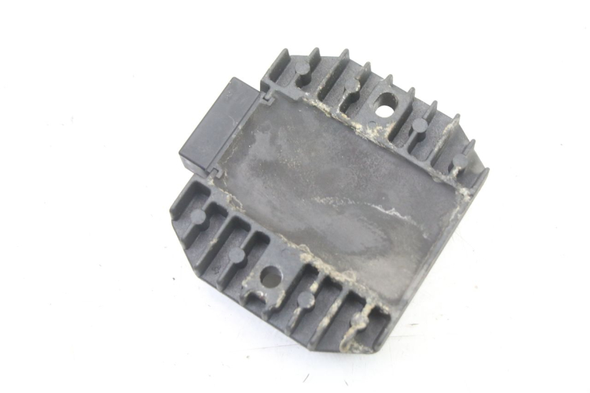 photo de REGULADOR DE CARGA KAWASAKI ZR7 ZR-7 S 750 (1999 - 2004) - Outro ângulo de visão