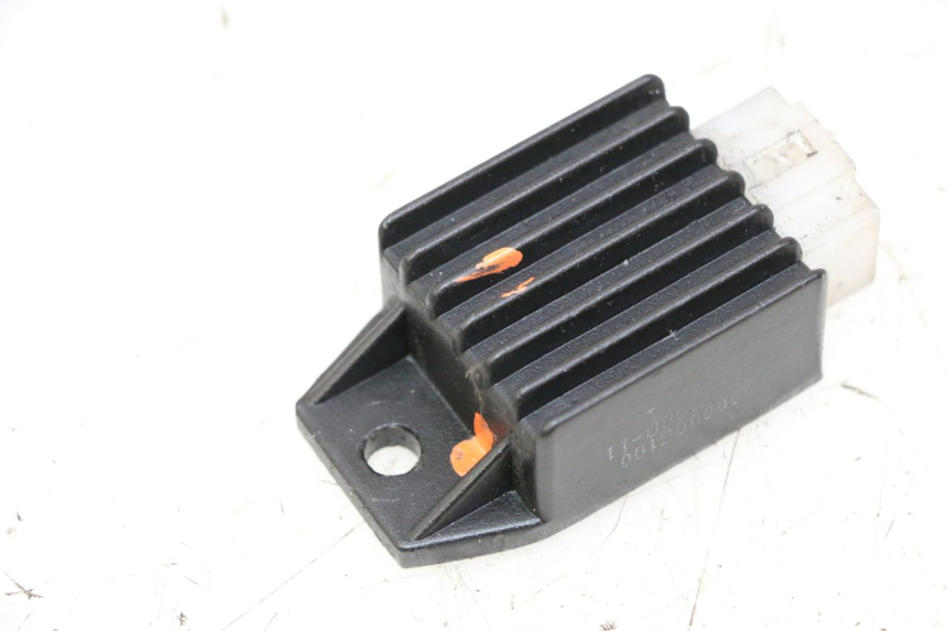 photo de REGULADOR DE CARGA PEUGEOT KISBEE 2T 50 (2010 - 2017) - Vista geral