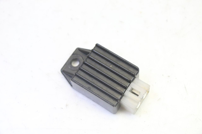 photo de REGULADOR DE CARGA PEUGEOT KISBEE 2T 50 (2010 - 2017) - Vista principal
