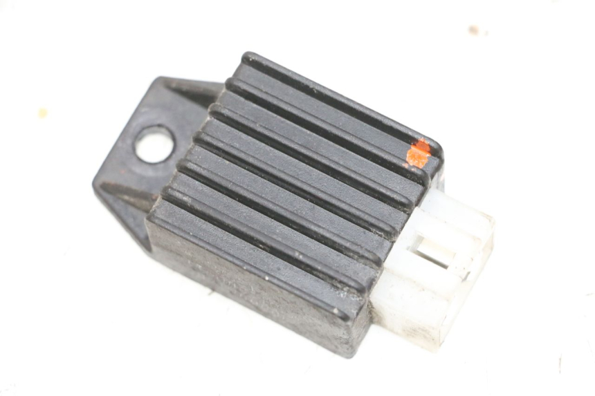 photo de REGULADOR DE CARGA PEUGEOT KISBEE 2T 50 (2010 - 2017) - Ampliação técnica