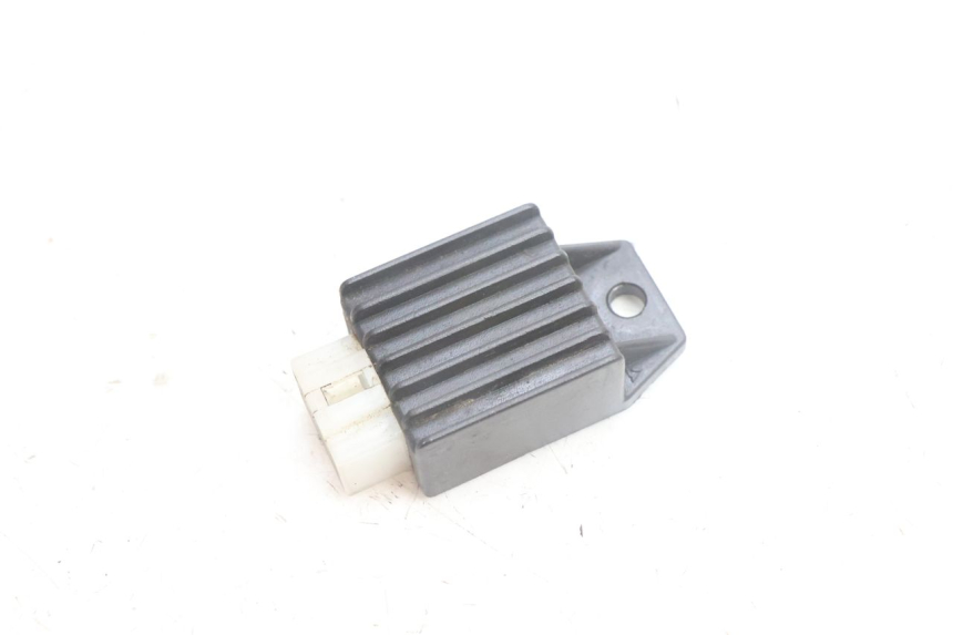 photo de REGULADOR DE CARGA PEUGEOT KISBEE 2T 50 (2010 - 2017) - Vista principal