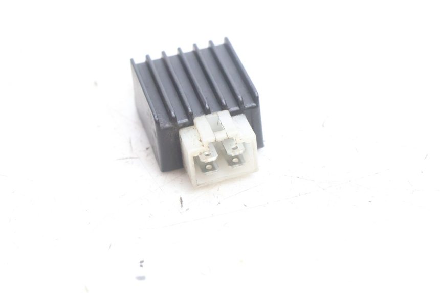photo de REGULADOR DE CARGA PEUGEOT KISBEE 2T 50 (2010 - 2017) - Zoom do estado de desgaste