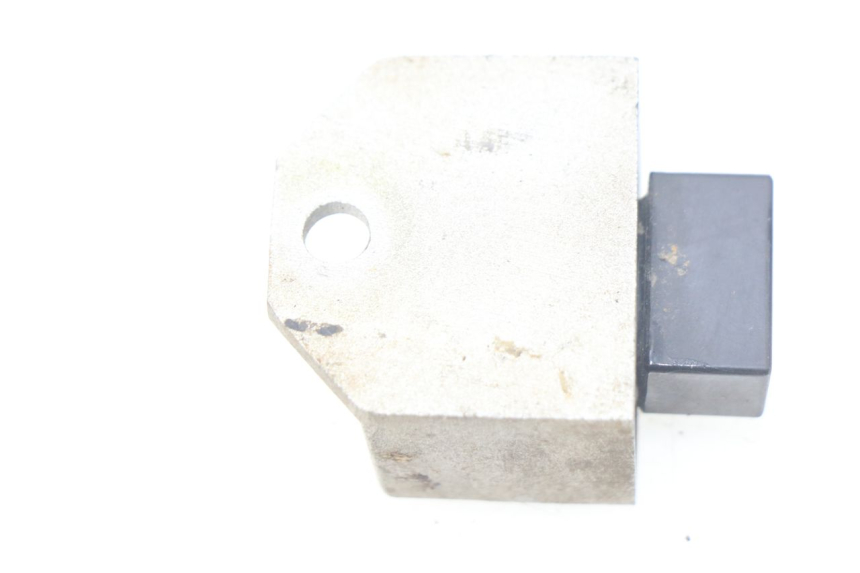 photo de REGULADOR DE CARGA PEUGEOT KISBEE 4T 50 (2010 - 2017) - Zoom do estado de desgaste