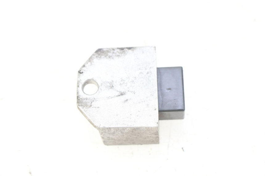 photo de REGULADOR DE CARGA PEUGEOT KISBEE 4T 50 (2010 - 2017) - Outro ângulo de visão