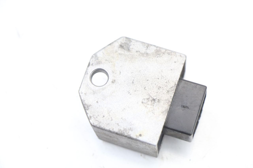 photo de REGULADOR DE CARGA PEUGEOT KISBEE 4T 50 (2010 - 2017) - Outro ângulo de visão