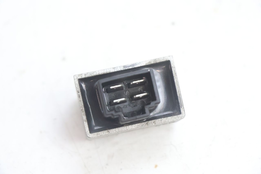 photo de REGULADOR DE CARGA PEUGEOT KISBEE 4T 50 (2010 - 2017) - Zoom do estado de desgaste