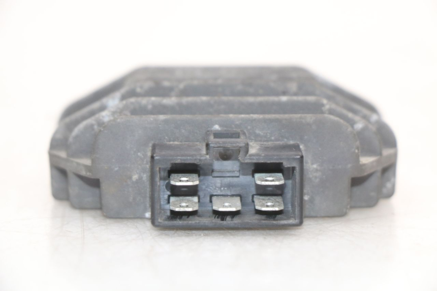 photo de REGULADOR DE CARGA RENAULT KOURANOS 125 (2001 - 2004) - Zoom do estado de desgaste
