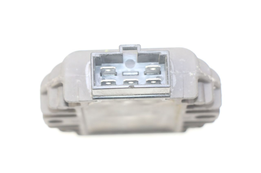 photo de REGULADOR DE CARGA PIAGGIO LIBERTY IGET 4T 50 (2015 - 2020) - Zoom do estado de desgaste