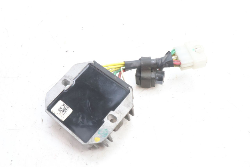 photo de REGULADOR DE CARGA PIAGGIO LIBERTY IGET 4T 50 (2021 - 2025) - Zoom do estado de desgaste