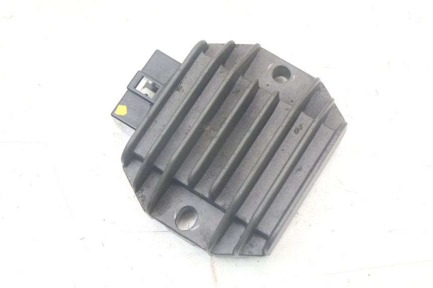 photo de REGULADOR DE CARGA PIAGGIO LIBERTY 125 (2009 - 2013) - Zoom do estado de desgaste