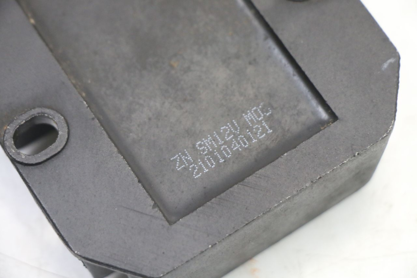 photo de REGULADOR DE CARGA LONGJIA SHARPY 125 (2020 - 2024) - Outro ângulo de visão