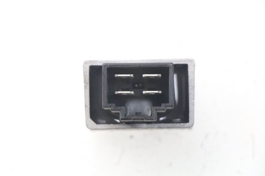photo de REGULADOR DE CARGA PEUGEOT LUDIX 50 (2005 - 2007) - Zoom do estado de desgaste