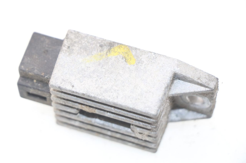 photo de REGULADOR DE CARGA PEUGEOT LUDIX 50 (2008 - 2017) - Outro ângulo de visão