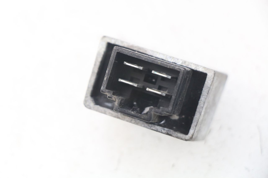 photo de REGULADOR DE CARGA PEUGEOT LUDIX 50 (2008 - 2017) - Zoom do estado de desgaste