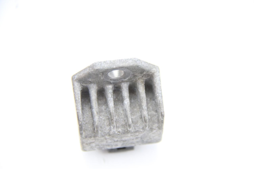 photo de REGULADOR DE CARGA PEUGEOT LUDIX 50 (2008 - 2017) - Outro ângulo de visão