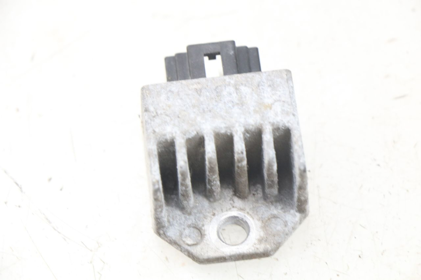photo de REGULADOR DE CARGA PEUGEOT LUDIX 50 (2008 - 2017) - Zoom do estado de desgaste