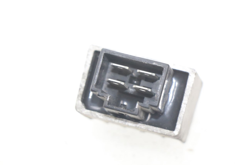 photo de REGULADOR DE CARGA PEUGEOT LUDIX 50 (2008 - 2017) - Zoom do estado de desgaste