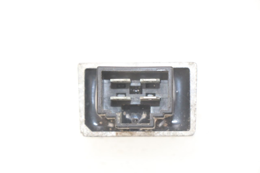 photo de REGULADOR DE CARGA PEUGEOT LUDIX 50 (2008 - 2017) - Zoom do estado de desgaste