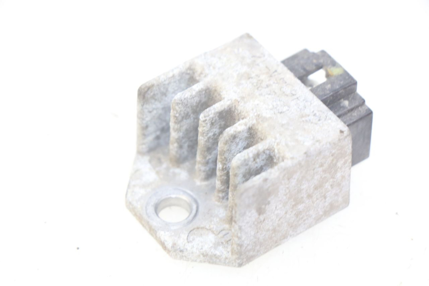 photo de REGULADOR DE CARGA PEUGEOT LUDIX 50 (2005 - 2007) - Zoom do estado de desgaste