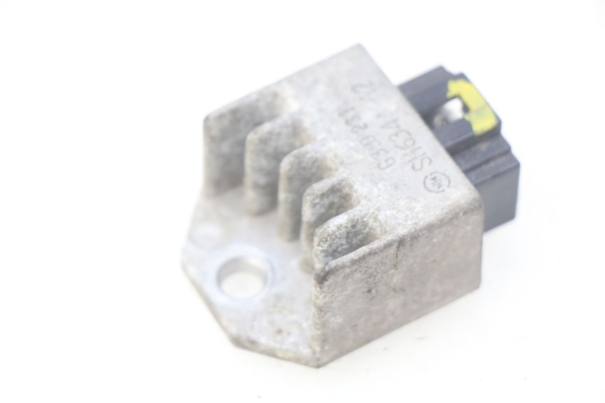 photo de REGULADOR DE CARGA PEUGEOT LUDIX 50 (2005 - 2007) - Outro ângulo de visão